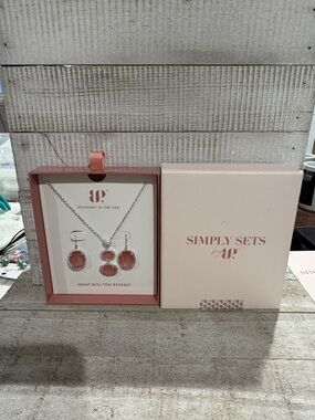 NWOT Bomb Party Simply Sets - The Blair Set